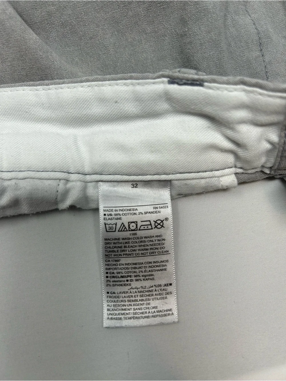 Old Navy Ultimate Slim Built in Flex Gray Shorts Size 32